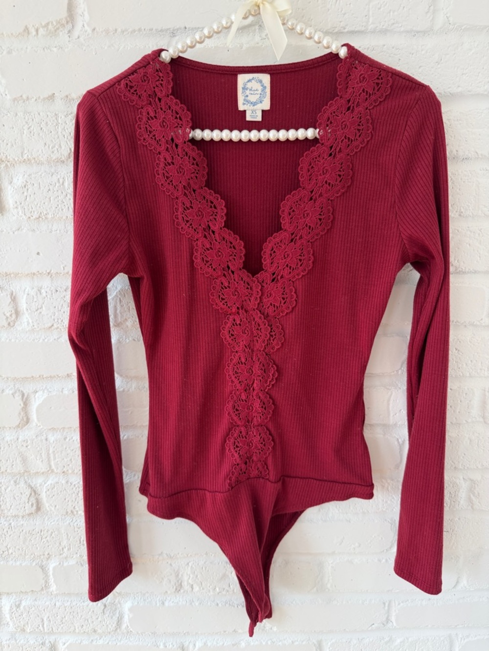 Francesca's Collections Ribbed Lace-Trim Long-Sleeve Bodysuit - Burgundy